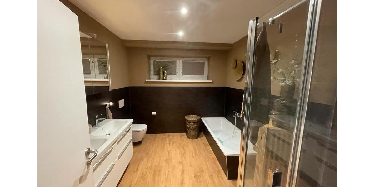 Erdgeschoßwohnung Rechlin - 4 Zimmer, 130 m&sup2;, 1.100&euro; | Angebot:24946710