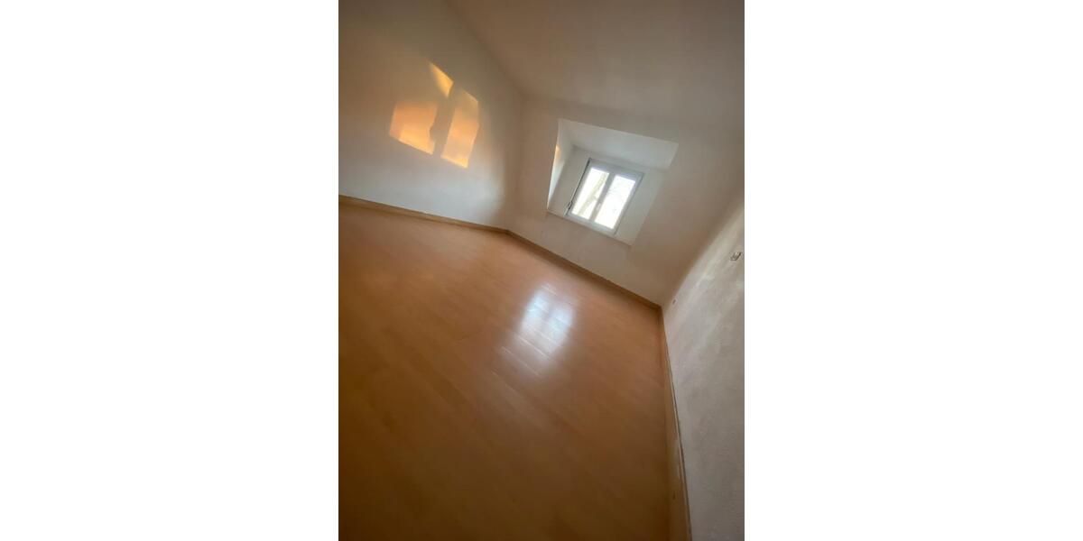 Etagenwohnung Völklingen - 4 Zimmer, 90 m&sup2;, 670&euro; | Angebot:26349882