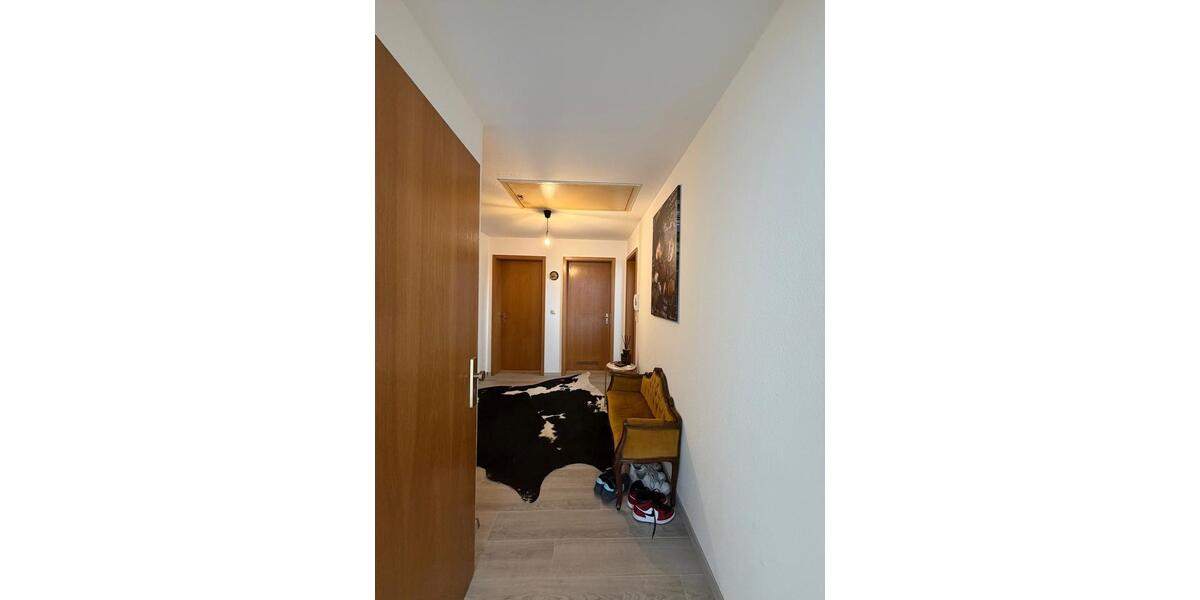 Dachgeschoßwohnung Neuenmarkt - 1 Zimmer, 75 m&sup2;, 350&euro; | Angebot:26237268