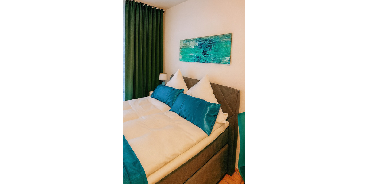 Q7 - Boxspringbett, Nespresso, 10 min to Hbf, Garage 1 zimmer