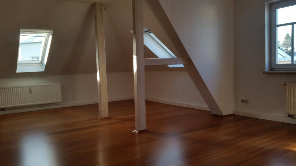 Dachgeschoßwohnung Limbach-Oberfrohna Oberfrohna - 3 Zimmer, 58 m&sup2;, 355&euro; | Angebot:26211122