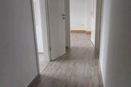 renoviertes 3 Zimmer Wohnung Dachgeschoss 3 zimmer