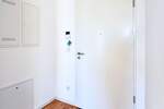 Schlau und effizient geschnittene Wohnung - Bodentiefe Fenster, viel Licht und mitten in der Stadt 2 zimmer