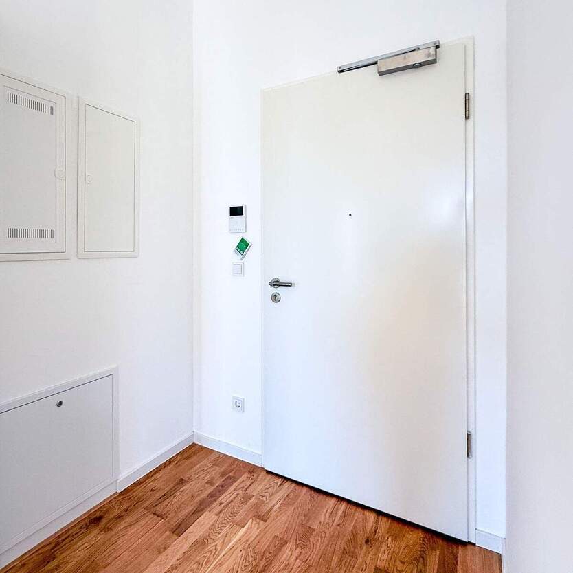 Schlau und effizient geschnittene Wohnung - Bodentiefe Fenster, viel Licht und mitten in der Stadt 2 zimmer