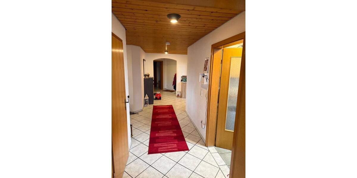 Dachgeschoßwohnung Betzigau - 5 Zimmer, 150 m&sup2;, 1.400&euro; | Angebot:26430039