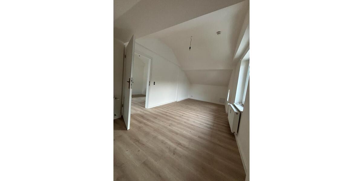 Erdgeschoßwohnung Geesthacht - 3 Zimmer, 94 m&sup2;, 1.250&euro; | Angebot:26482909