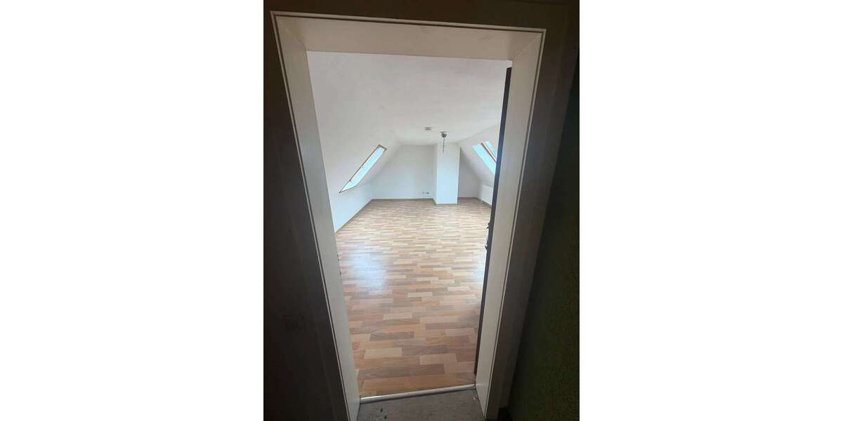 Etagenwohnung Köln Humboldt - 1 Zimmer, 26 m&sup2;, 280&euro; | Angebot:27056313