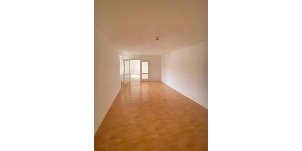 Etagenwohnung Saarbrücken St Johann - 3 Zimmer, 100 m&sup2;, 800&euro; | Angebot:26420001