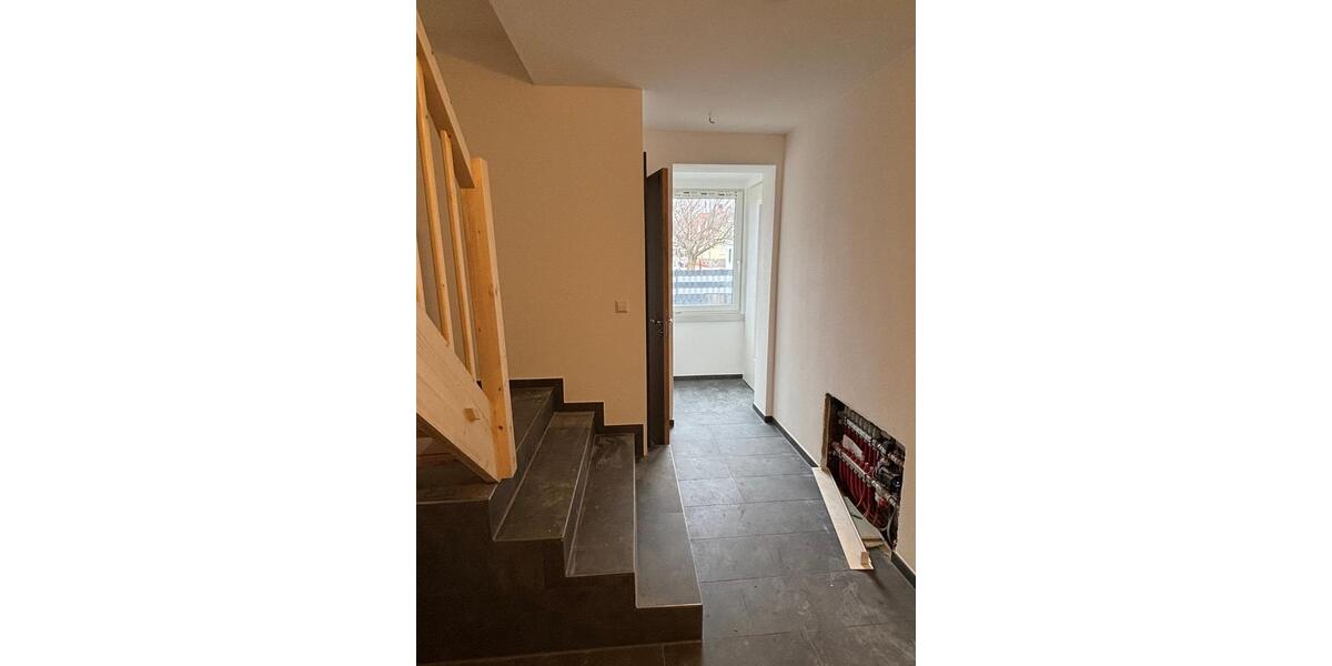 Einfamilienhaus Schwaigern - 4 Zimmer, 120 m&sup2;, 1.700&euro; | Angebot:24977745