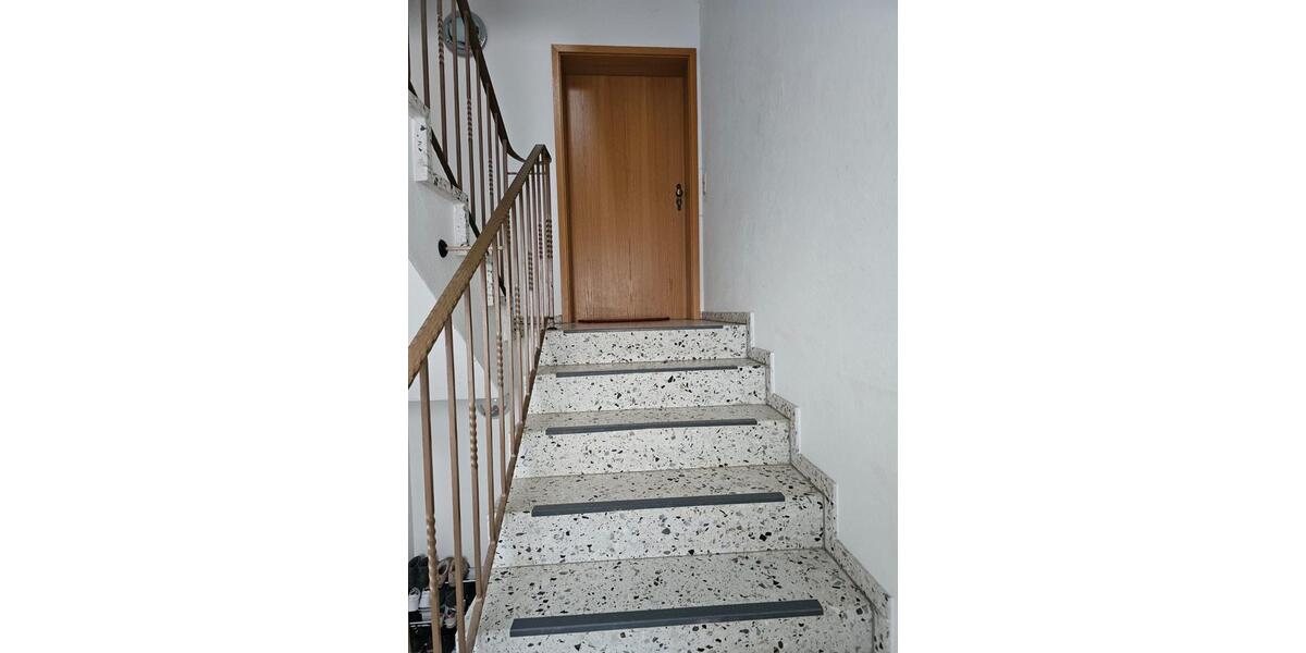 Etagenwohnung Kassel - 4 Zimmer, 120 m&sup2;, 1.000&euro; | Angebot:24482250