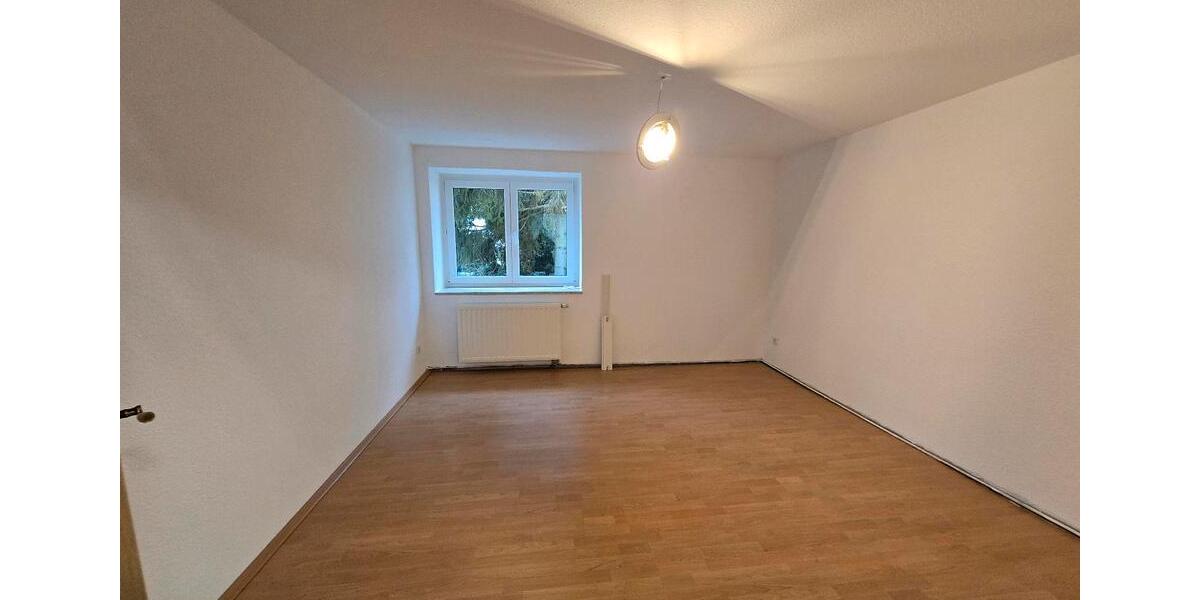 Etagenwohnung Lichtentanne - 3 Zimmer, 86 m&sup2;, 800&euro; | Angebot:25021715