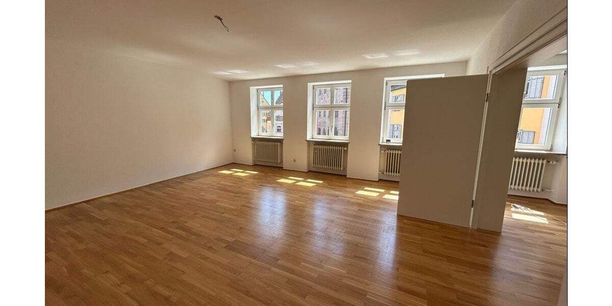 Etagenwohnung Dinkelsbühl - 3 Zimmer, 100 m&sup2;, 750&euro; | Angebot:25729750