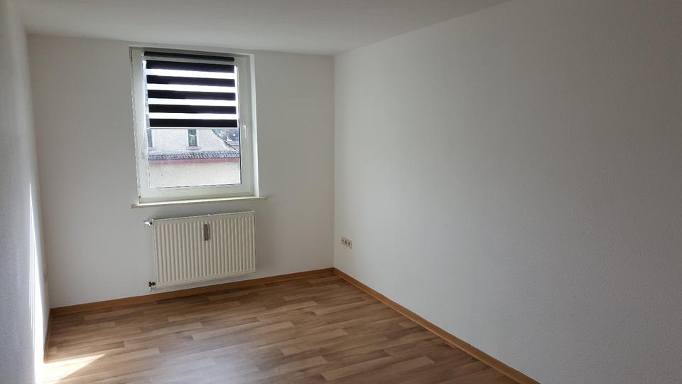 Dachgeschoßwohnung Mirow - 2.5 Zimmer, 64 m&sup2;, 416&euro; | Angebot:23697543