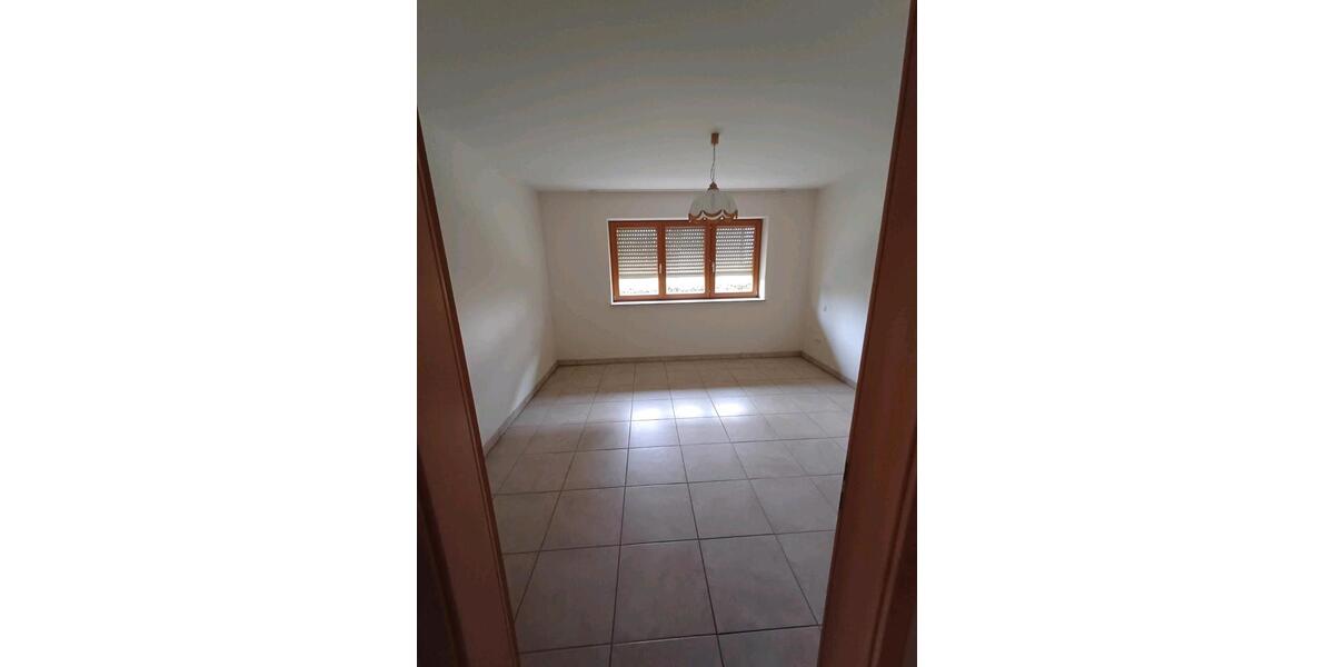Erdgeschoßwohnung Haßmersheim - 3.5 Zimmer, 118 m&sup2;, 1.200&euro; | Angebot:26438204