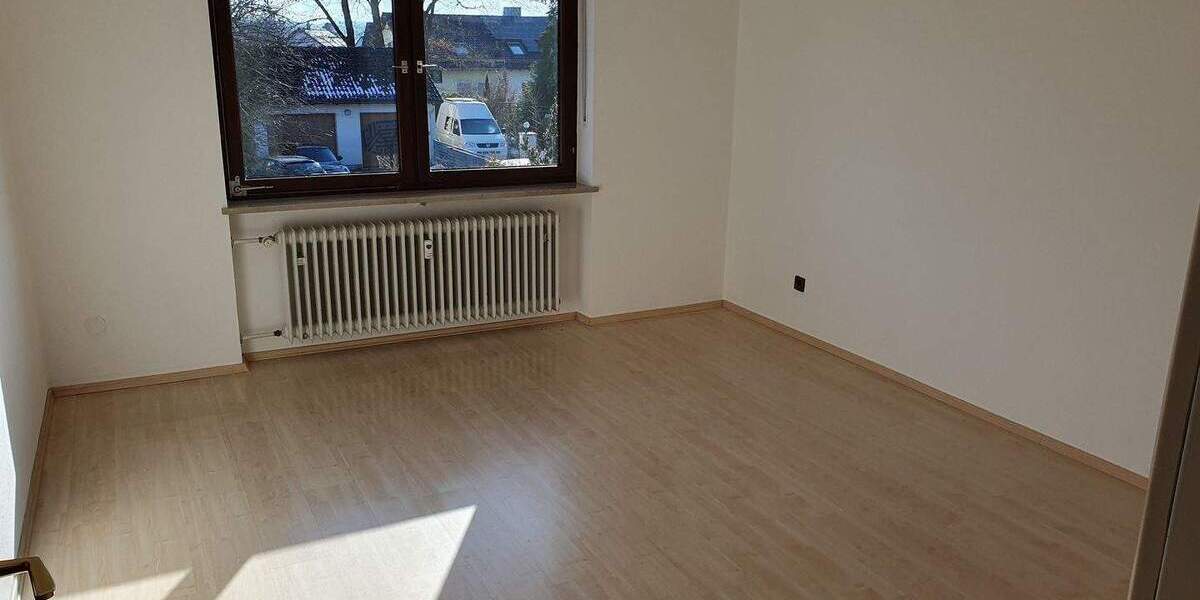 Etagenwohnung Waldkraiburg Hart - 4 Zimmer, 97 m&sup2;, 1.000&euro; | Angebot:24967295