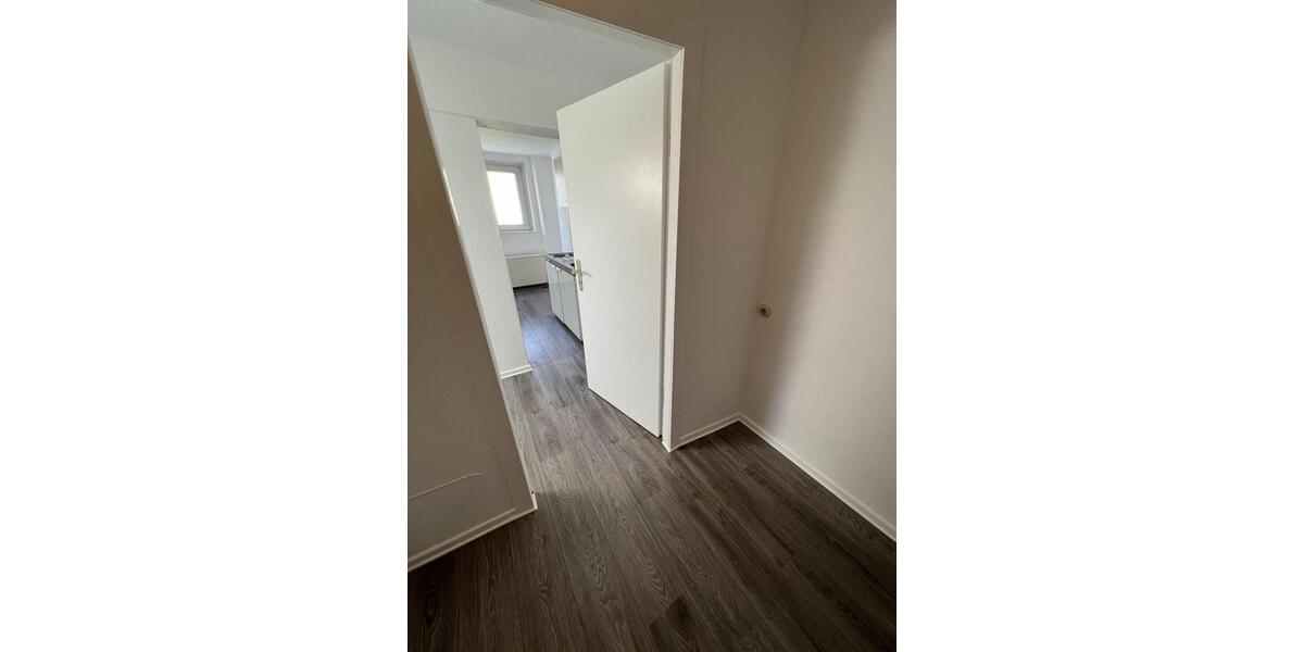 Dachgeschoßwohnung Wuppertal Elberfeld - 1 Zimmer, 28 m&sup2;, 260&euro; | Angebot:25149658