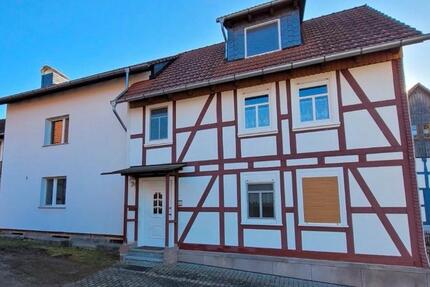 Haus Bad Hersfeld - 6 Zimmer, 194 m&sup2;, 1.060&euro; | Angebot:26486213
