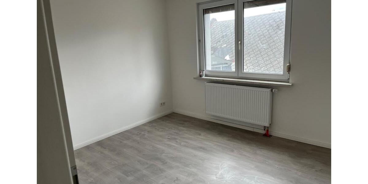 Etagenwohnung Hohenmölsen - 4 Zimmer, 84 m&sup2;, 515&euro; | Angebot:25747438