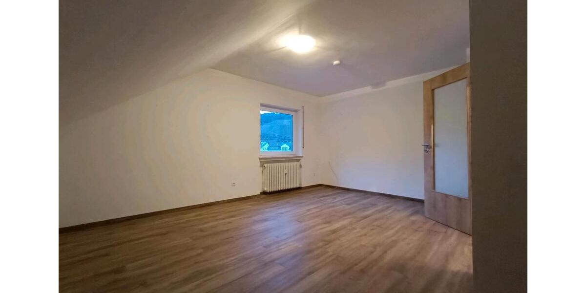 Dachgeschoßwohnung Dernau - 2 Zimmer, 65 m&sup2;, 680&euro; | Angebot:24841774