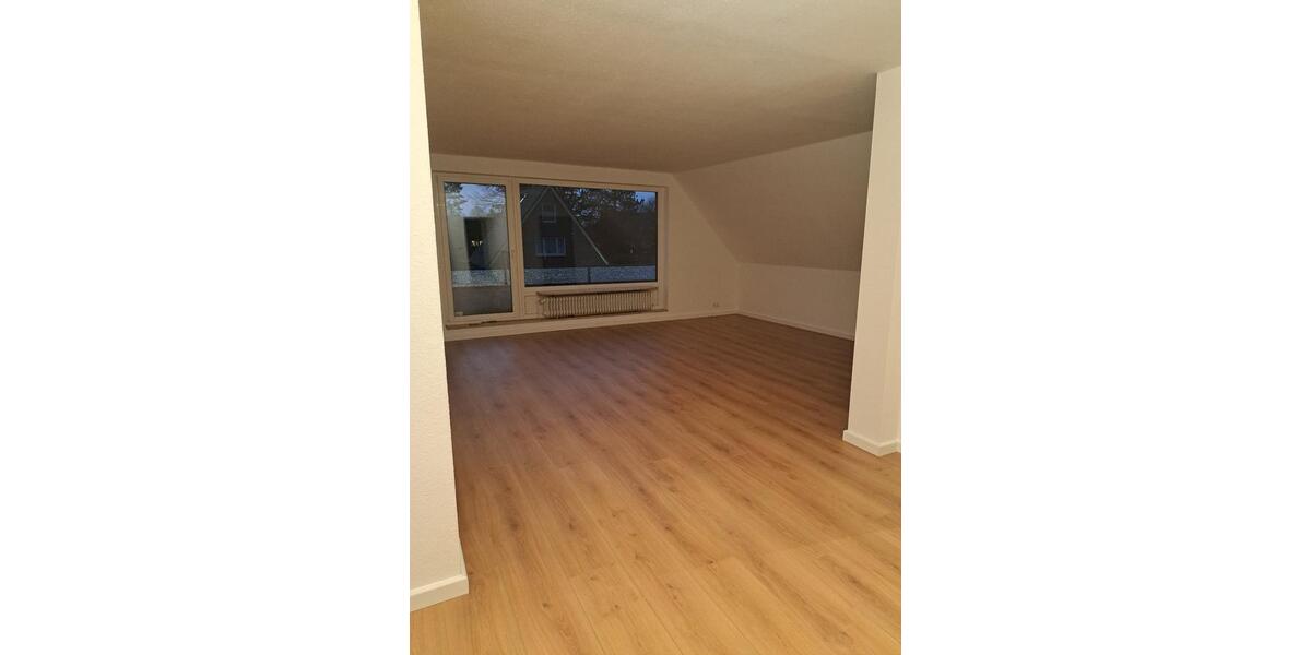 Dachgeschoßwohnung Stapelfeld - 3 Zimmer, 97 m&sup2;, 1.880&euro; | Angebot:25307683