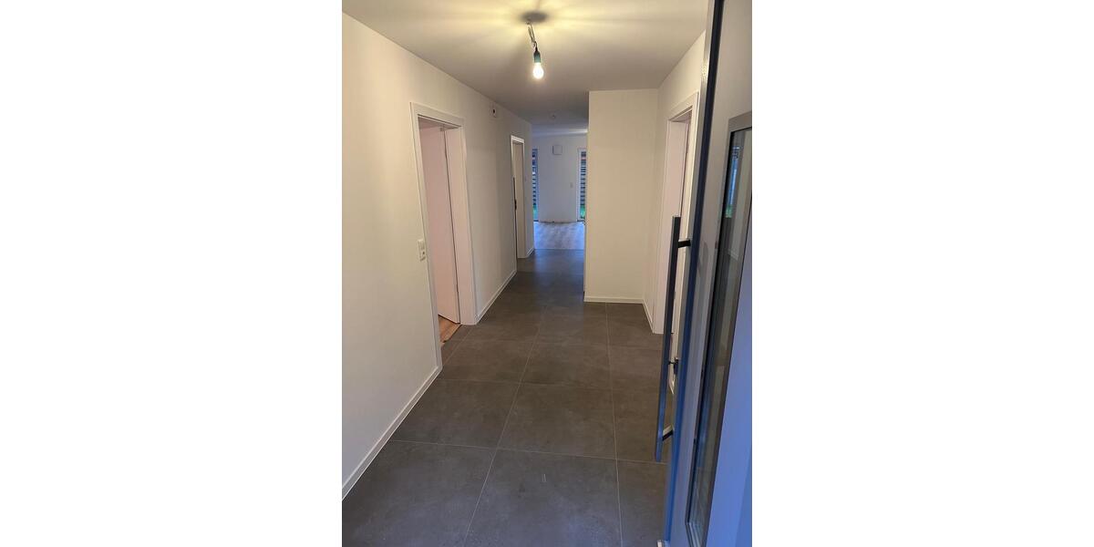 Erdgeschoßwohnung Schortens - 3 Zimmer, 95 m&sup2;, 1.200&euro; | Angebot:24699523