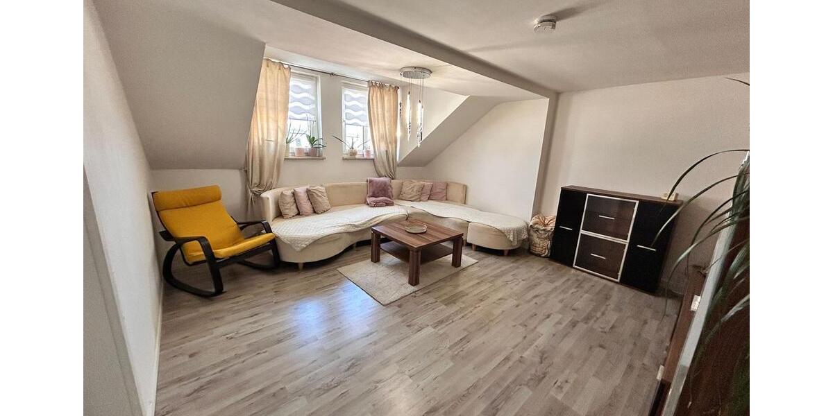 Dachgeschoßwohnung Zwickau - 3 Zimmer, 60 m&sup2;, 325&euro; | Angebot:25942754