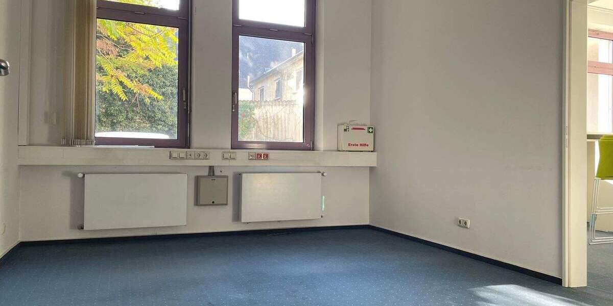 Gewerbeobjekt Bamberg Gereuth - 8 Zimmer, 338 m&sup2;, 2.960&euro; | Angebot:25734006