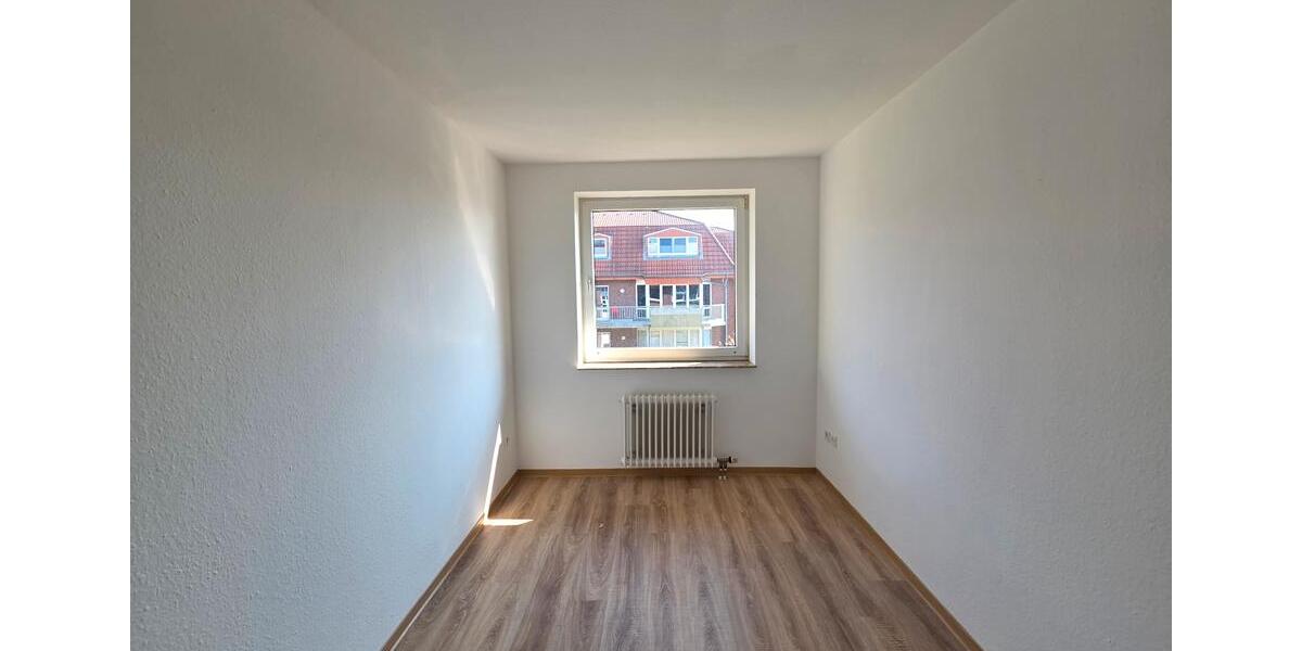 Etagenwohnung Emden Rysumer Landstraße - 4 Zimmer, 88 m&sup2;, 618&euro; | Angebot:26441393