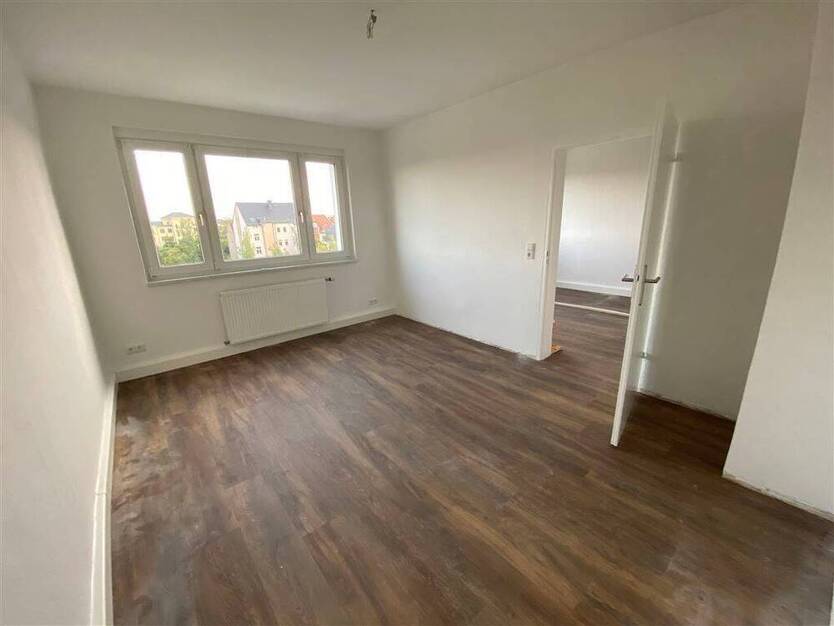 Wurzen* helle 2 Zimmer-Wohnung* renoviert* sep. Küche*Tageslichtbad*