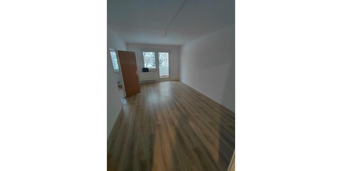 Etagenwohnung Borna - 3 Zimmer, 68 m&sup2;, 425&euro; | Angebot:25126828