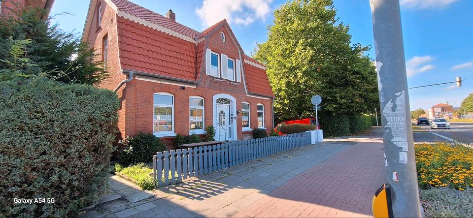 Büros-Praxis-Wohnung-Haus 310qm- teilbar-viele Möglichkeiten zimmer