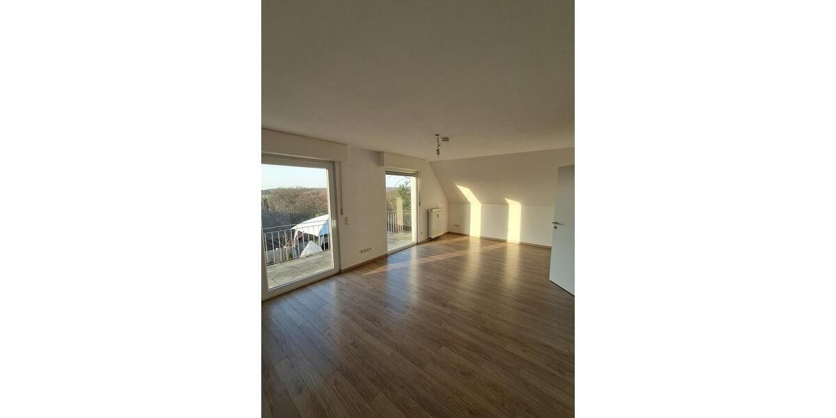 Dachgeschoßwohnung Odenthal - 3 Zimmer, 99 m&sup2;, 1.485&euro; | Angebot:25646362