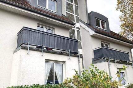 Nähe Rennbahn Bezugsfreie Wohnung mit Terrasse, Marmorbad + G-WC (Kauf möglich) 3 zimmer