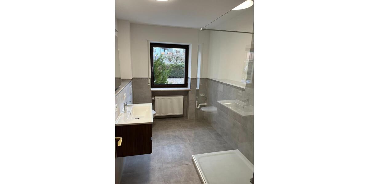 Etagenwohnung Bad Kissingen - 4 Zimmer, 115 m&sup2;, 1.200&euro; | Angebot:25637742