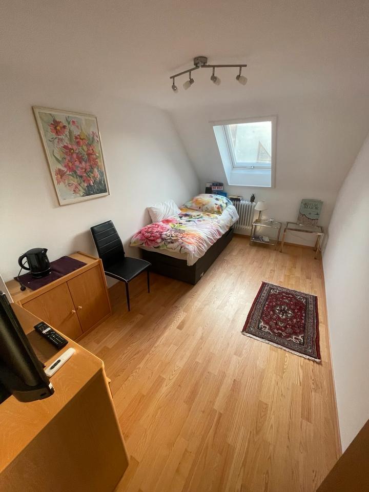Zentral am See auf Zeit? Zimmer mit Bad von Privat