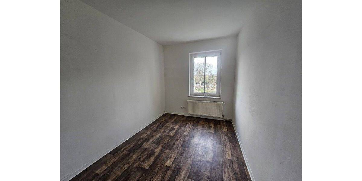 Etagenwohnung Braunsbedra - 3 Zimmer, 65 m&sup2;, 460&euro; | Angebot:26824584