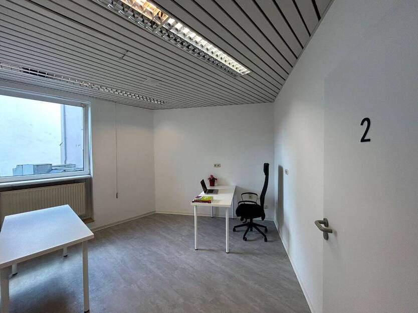 Moderne Schreibtischplätze im ruhigen Coworking Space - All-in-Miete