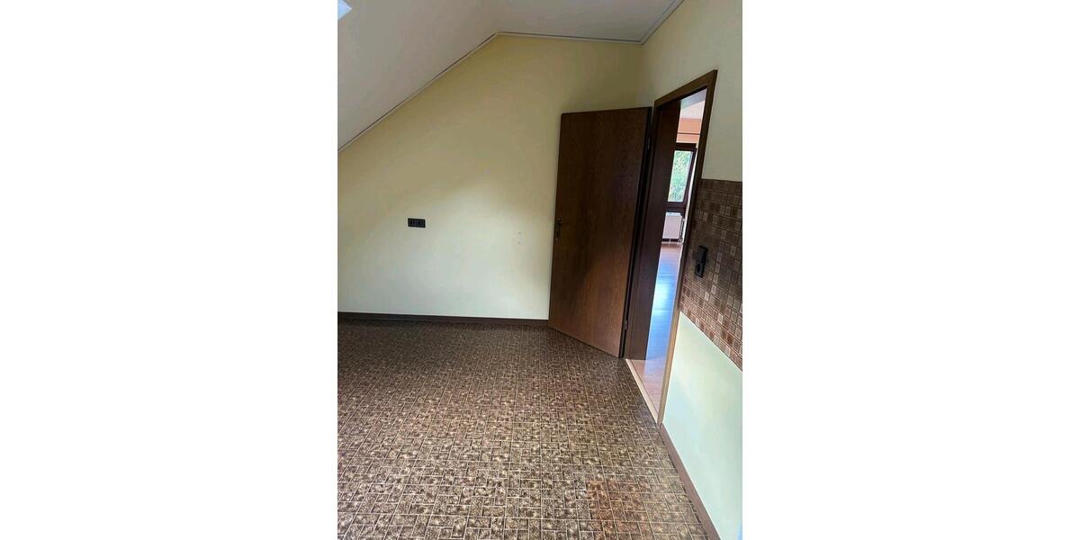 Dachgeschoßwohnung Vellmar - 3 Zimmer, 89 m&sup2;, 1.100&euro; | Angebot:26701993