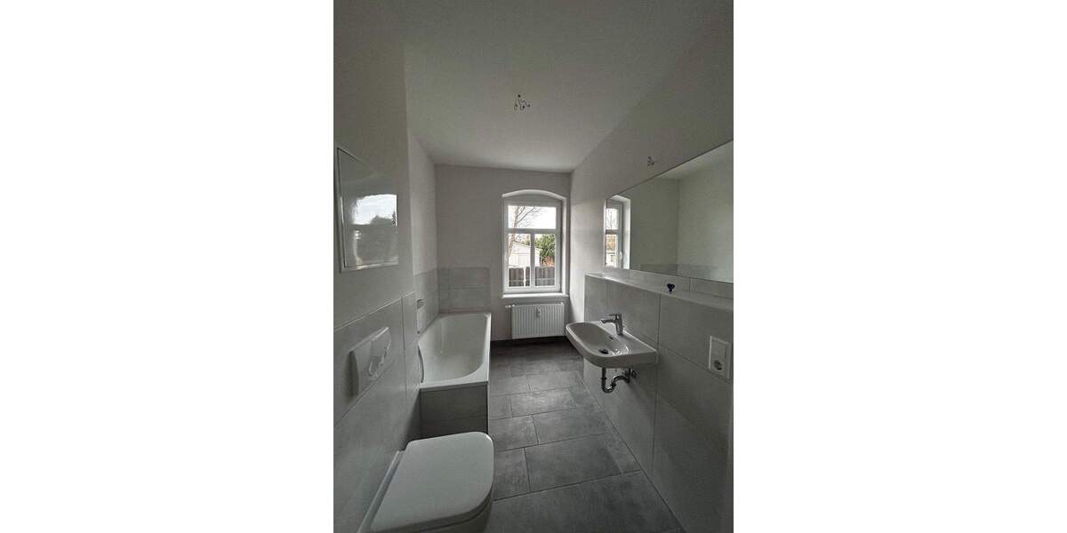 Gesamte Etage mit Balkon und eigenem Garten! 4 zimmer