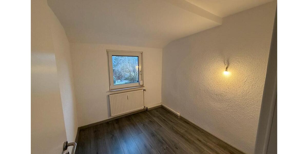 Etagenwohnung Braunschweig Wabe-Schunter-Beberbach - 3 Zimmer, 90 m&sup2;, 1.500&euro; | Angebot:26249586