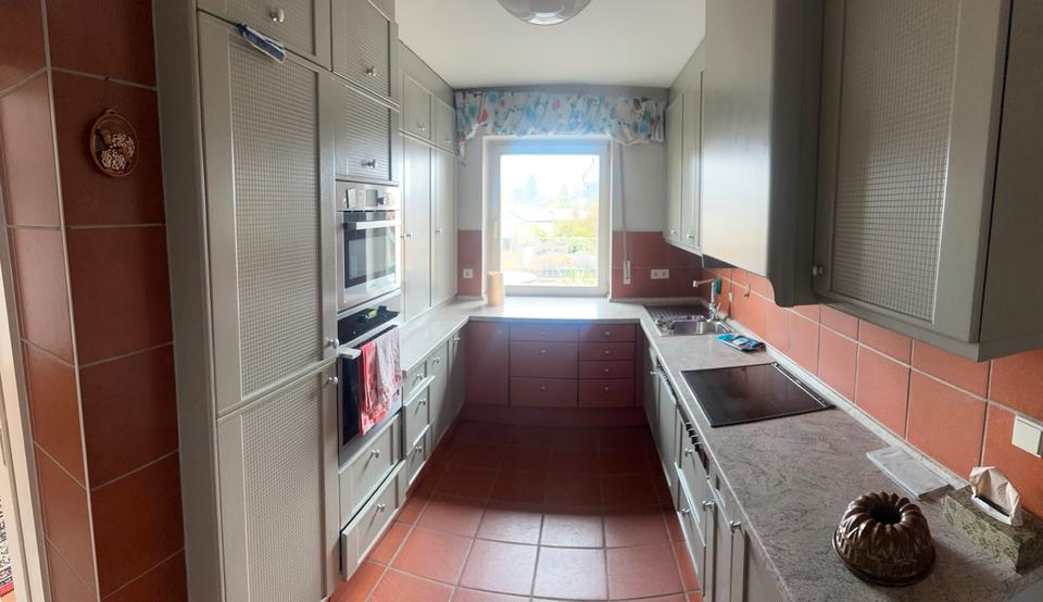 Etagenwohnung Pfreimd - 8 Zimmer, 250 m&sup2;, 1.500&euro; | Angebot:25254919