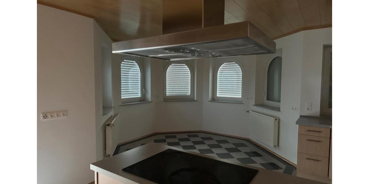Erdgeschoßwohnung Hilders - 3 Zimmer, 121 m&sup2;, 900&euro; | Angebot:26522697