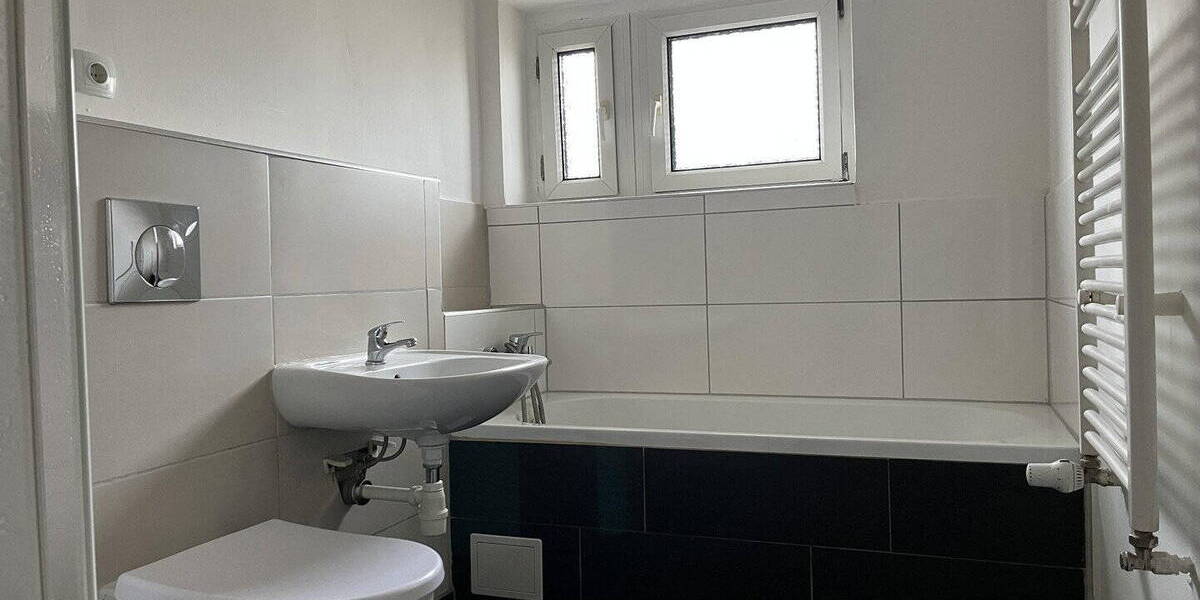 Etagenwohnung Zwickau Pölbitz - 3 Zimmer, 75 m&sup2;, 400&euro; | Angebot:26731060