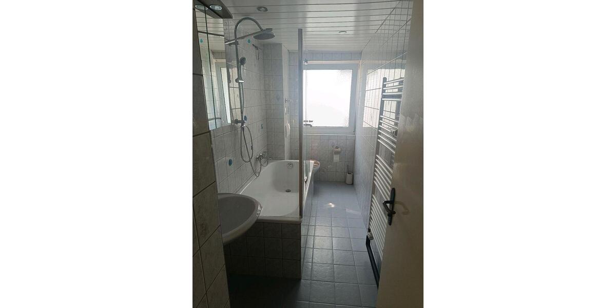 Erdgeschoßwohnung Täferrot - 4 Zimmer, 100 m&sup2;, 1.300&euro; | Angebot:26503226