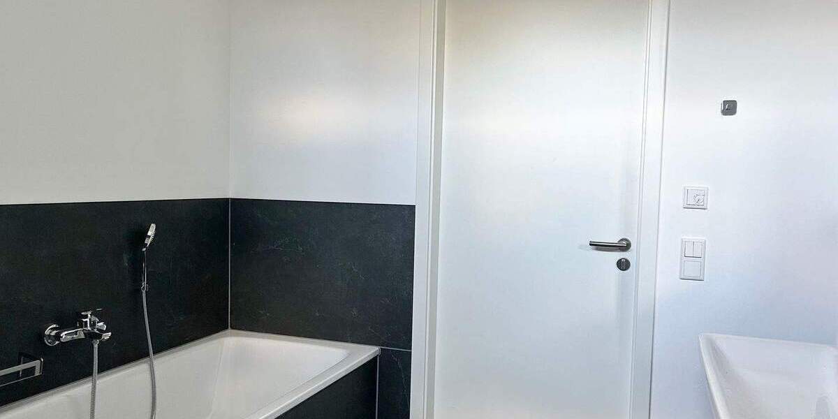 Etagenwohnung Roth - 4 Zimmer, 98 m&sup2;, 1.250&euro; | Angebot:24904611