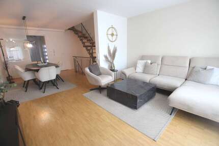 Haus Nußloch - 4 Zimmer, 119 m&sup2;, 1.750&euro; | Angebot:26766389