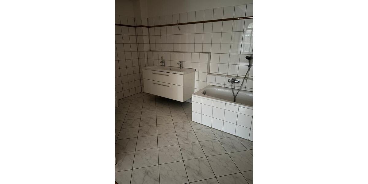 Erdgeschoßwohnung Bad Ems - 4 Zimmer, 137 m&sup2;, 1.233&euro; | Angebot:24840789