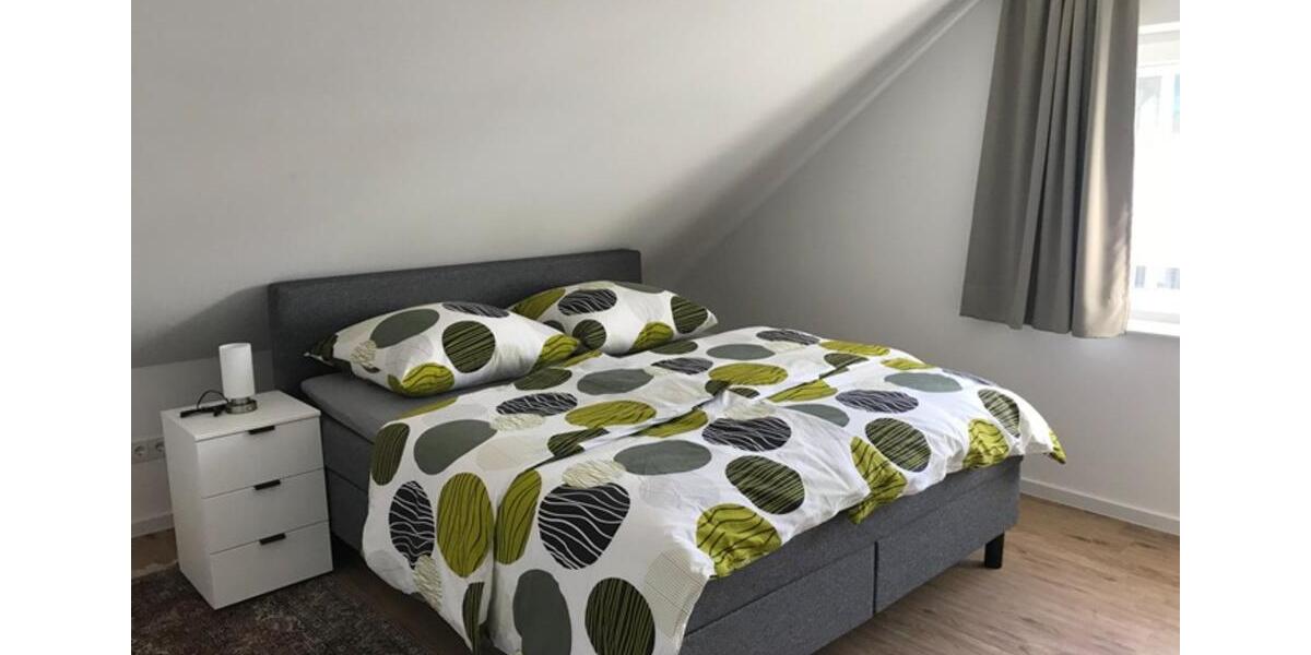 Dachgeschoßwohnung Bonn Friesdorf - 1 Zimmer, 64 m&sup2;, 1.160&euro; | Angebot:24342087