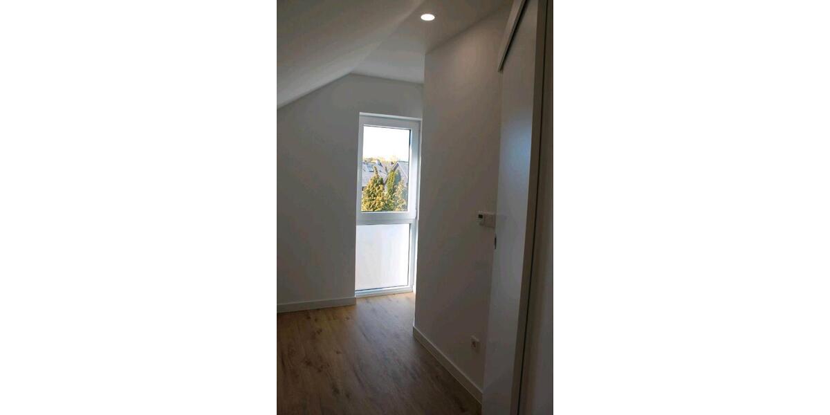 Dachgeschoßwohnung Schlangen - 2 Zimmer, 60 m&sup2;, 700&euro; | Angebot:26376140