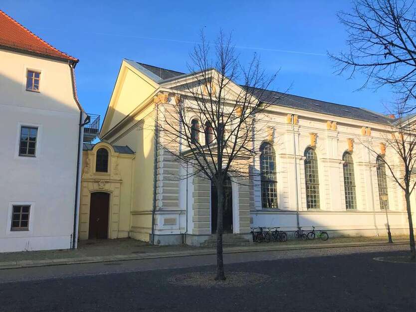 Neu, 5 Zimmer WG geeignet, frisch renoviert mit Balkon! 5 zimmer